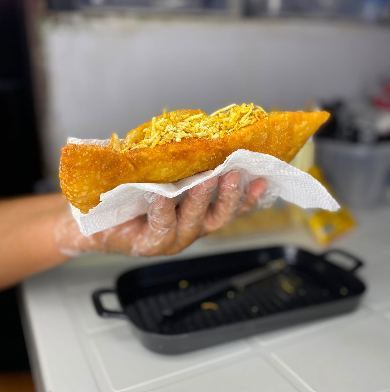 Pastel De Frango Com Calabresa