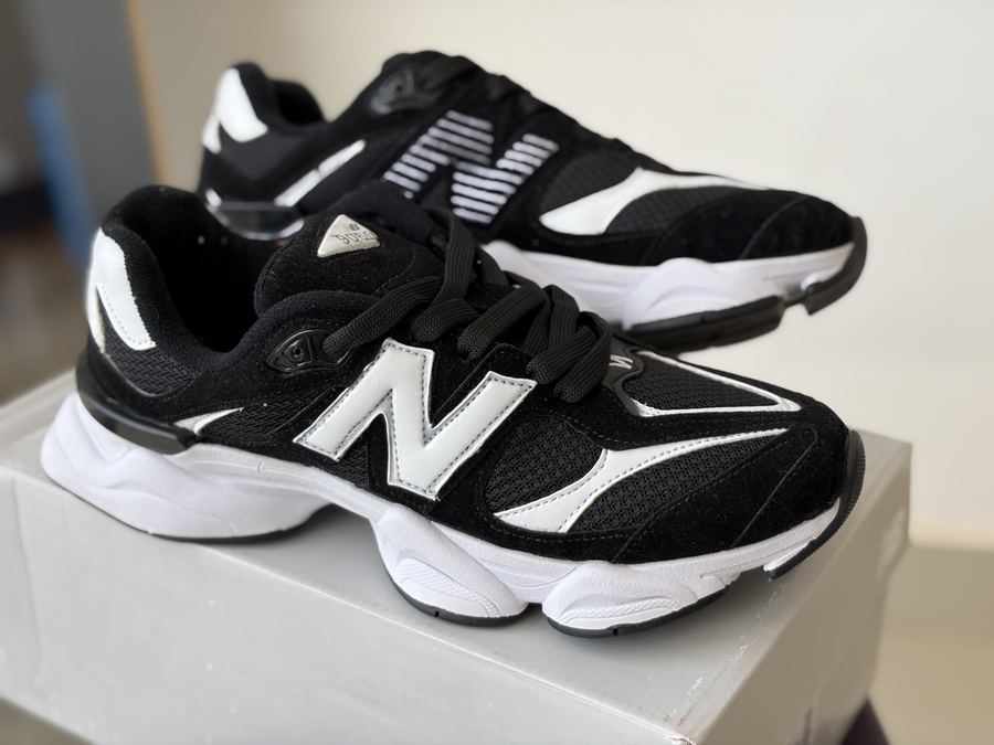 Tênis New Balance 9060 Preto/Branco 1°linha