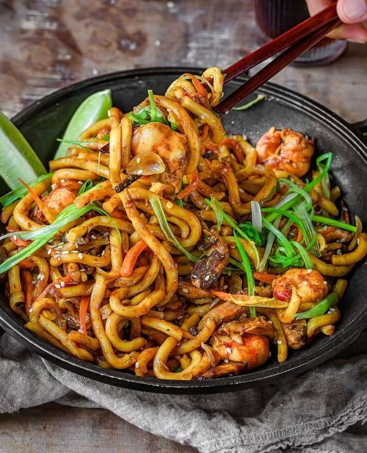 Yakisoba de Camarão Sem Legumes M (2 Pessoas)